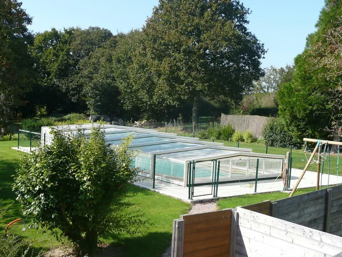 Gite Ker Maria Gite Ker Louis Piscine Saint-Gravé 0*,  France