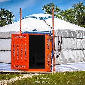 Kerlaudy Et Yourtes Campsite