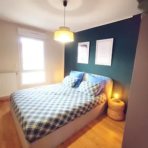 https://casa-rosa.hotels-rhonealpes.com