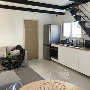 https://le-roche-terrail.fr-provencehotel.com